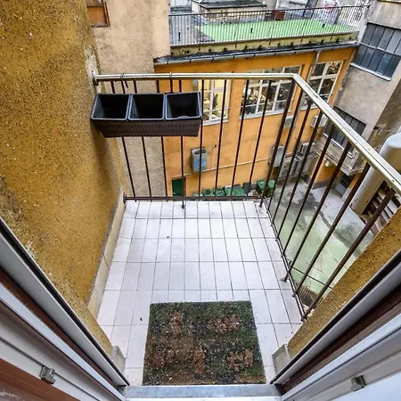 Pulse King Street Location * Budapest