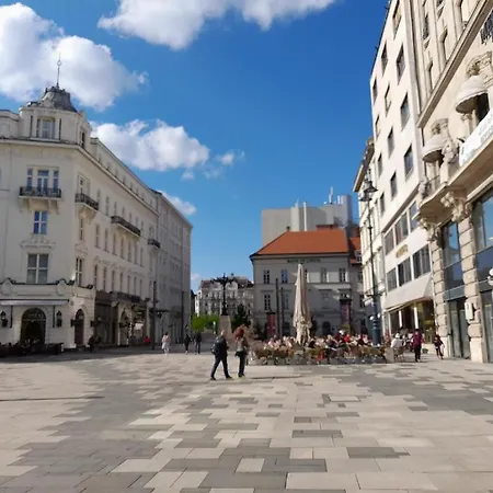 Pulse King Street Location Apartment Budapest